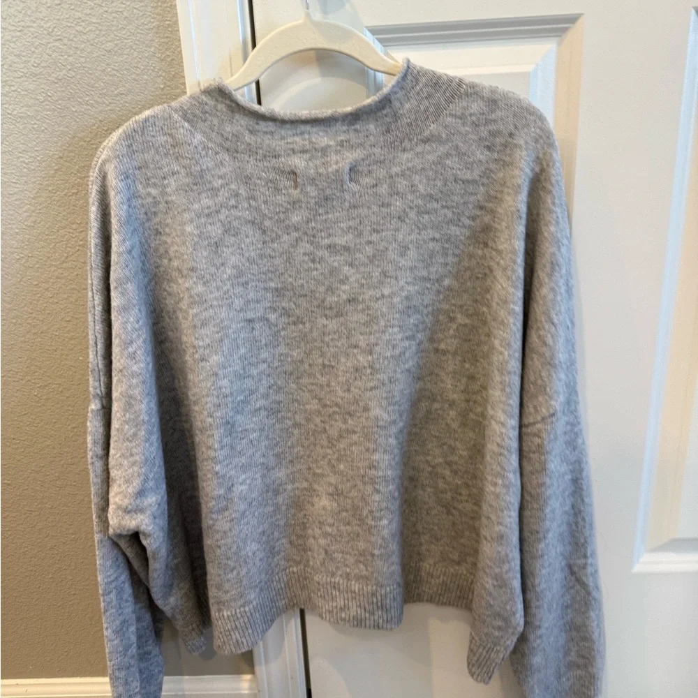 Light Sweater - Picture 2 of 3